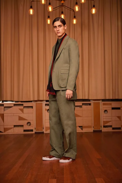 Look 12